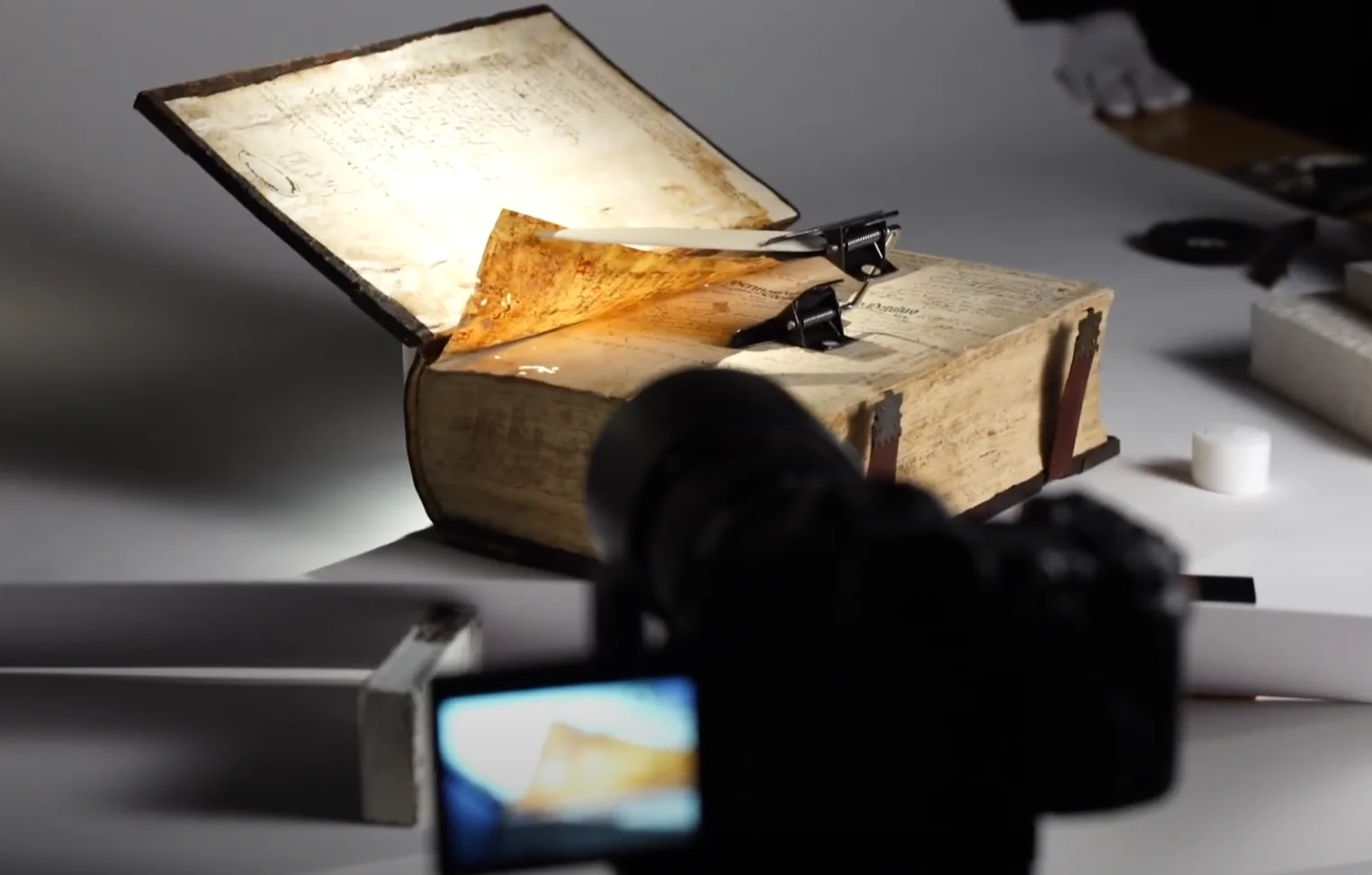 Historische Bücher fotografieren - Fotograf Jörg F. Müller